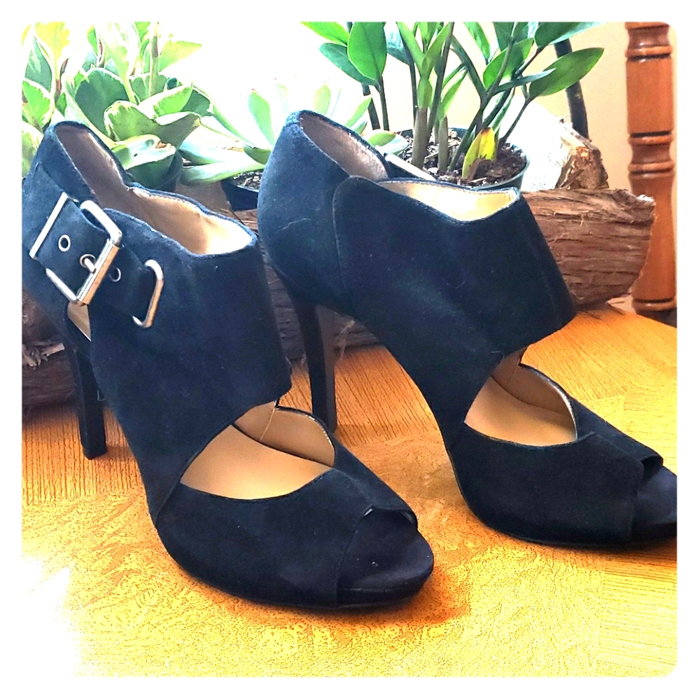 NWOT Nine West Open Toe Pump